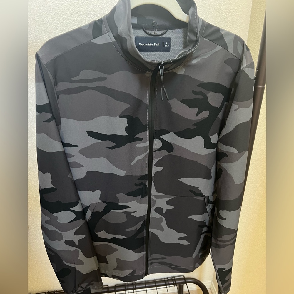 Brand New Abercrombie & Fitch men’s jacket in camo